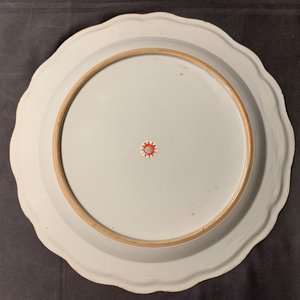 Drie Chinese famille rose wapenschotels voor de Engelse markt, Qianlong — foto 24