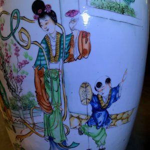 Drie Chinese famille roze vazen met figuren in tuinen, 19/20e eeuw — foto 18