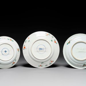Drie Chinese famille verte borden en een theepot, Kangxi — foto 3