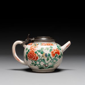 Drie Chinese famille verte borden en een theepot, Kangxi — foto 5
