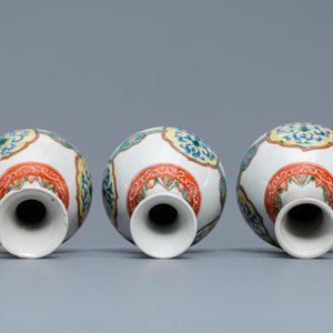 Drie Chinese famille verte flesvormige vazen, Kangxi — foto 5