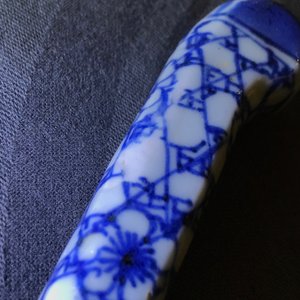 Drie Chinese famille verte, rose en blauwwitte mesheften en twee lepelhoofden, Kangxi/Qianlong — foto 5