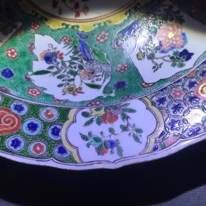 Drie Chinese famille verte schotels met florale decors, Kangxi — foto 16