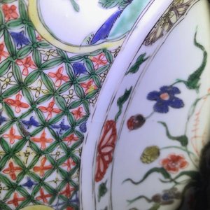 Drie Chinese famille verte schotels met florale decors, Kangxi — foto 31