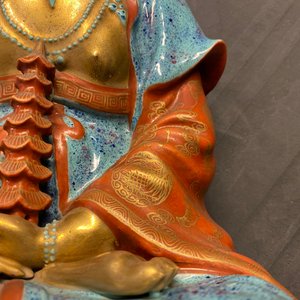 Drie Chinese figuren van Bodhisattva met robin's egg en verguld glazuur, Qianlong/Jiaqing — foto 46