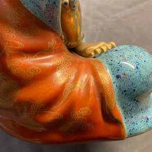 Drie Chinese figuren van Bodhisattva met robin's egg en verguld glazuur, Qianlong/Jiaqing — foto 56
