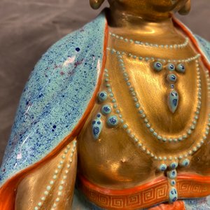 Drie Chinese figuren van Bodhisattva met robin's egg en verguld glazuur, Qianlong/Jiaqing — foto 60