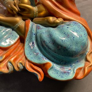 Drie Chinese figuren van Bodhisattva met robin's egg en verguld glazuur, Qianlong/Jiaqing — foto 63