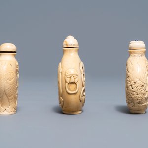 Drie Chinese ivoren snuifflessen, 19e eeuw — foto 2