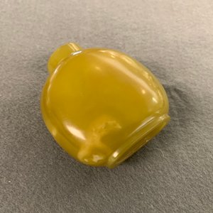 Drie Chinese jade snuifflessen, 18/19e eeuw — foto 14