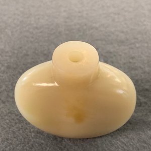 Drie Chinese jade snuifflessen, 18/19e eeuw — foto 21