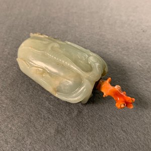 Drie Chinese jade snuifflessen met koralen stoppen, 19/20e eeuw — foto 19