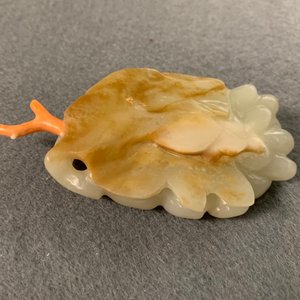 Drie Chinese jade snuifflessen met koralen stoppen, 19/20e eeuw — foto 16