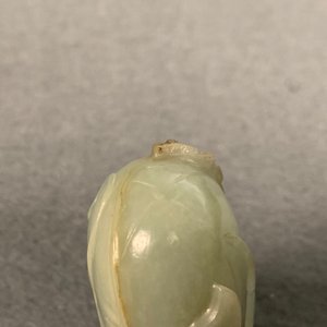 Drie Chinese jade snuifflessen met koralen stoppen, 19/20e eeuw — foto 21