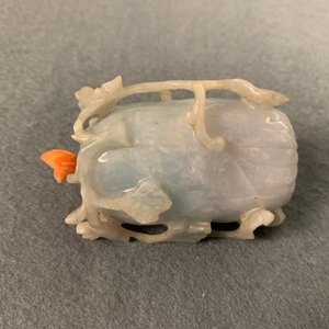 Drie Chinese jade snuifflessen met koralen stoppen, 19/20e eeuw — foto 10
