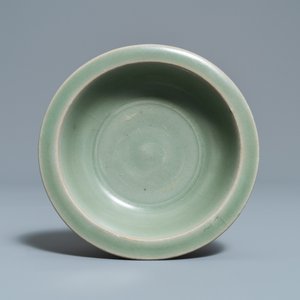 Drie Chinese Longquan celadon schotels, Song en Ming — foto 2