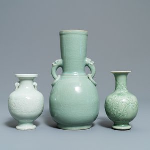 Drie Chinese monochrome celadon vazen, 19/20e eeuw — foto 2