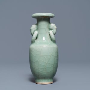 Drie Chinese monochrome celadon vazen, Yongzheng en Qianlong merken, 19/20e eeuw — foto 14