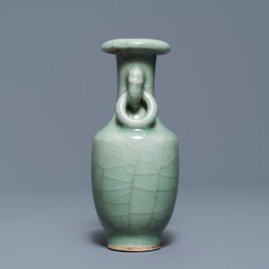Drie Chinese monochrome celadon vazen, Yongzheng en Qianlong merken, 19/20e eeuw — foto 17