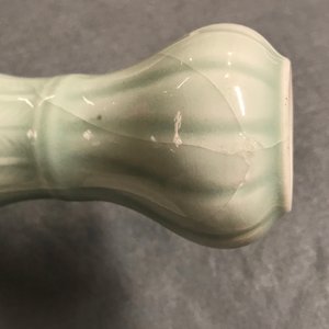 Drie Chinese monochrome celadon vazen, Yongzheng en Qianlong merken, 19/20e eeuw — foto 29