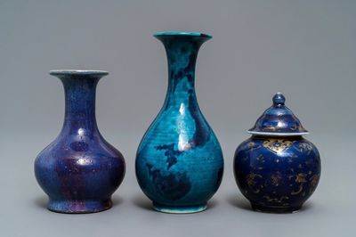 Drie Chinese monochrome en flambé vazen, Kangxi en 19e eeuw