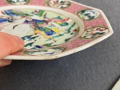 Drie Chinese octagonale famille rose schotels, Yongzheng/Qianlong — foto 14
