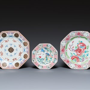 Drie Chinese octagonale famille rose schotels, Yongzheng/Qianlong — foto 2