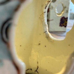 Drie Chinese opengewerkte hexagonale famille rose hoedensteunen, 19e eeuw — foto 18