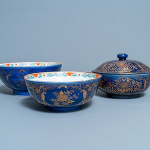 Drie Chinese poederblauwe en vergulde kommen, 19e eeuw — foto 1