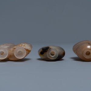 Drie Chinese snuifflessen in agaat, 19/20e eeuw — foto 3