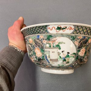 Drie Chinese vazen, een kom en een schotel, 19/20e eeuw — foto 31