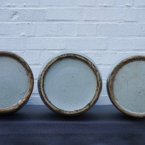 Drie Chinese vazen met blauw-wit decor op celadon fondkleur, 19e eeuw — foto 12