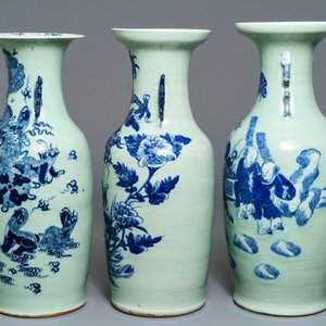 Drie Chinese vazen met blauwwit decor op celadon fondkleur, 19e eeuw — foto 4