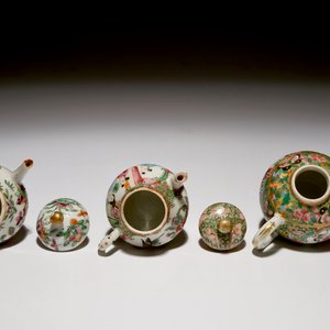 Drie diverse Chinese Canton theepotjes, 19e eeuw — foto 6