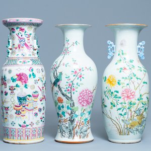 Drie diverse Chinese famille rose vazen, 19e eeuw — foto 1