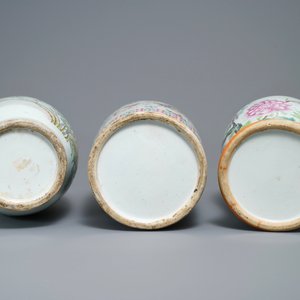 Drie diverse Chinese famille rose vazen, 19e eeuw — foto 6