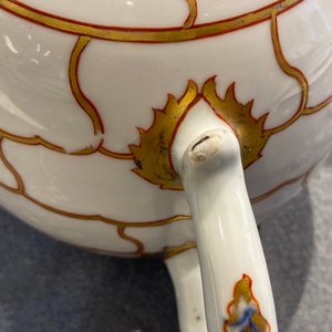 Drie diverse Chinese theepotten met deksels, Qianlong — foto 15