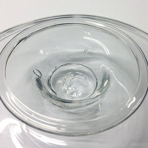 Drie Engelse glazen tazza op lage voet, 19e eeuw — foto 6