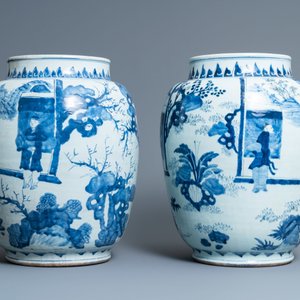 Drie grote Chinese blauw-witte vazen met figuren in een landschap, Transitie periode — foto 4