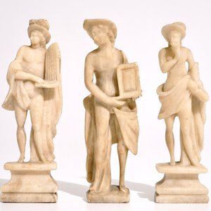Drie Italiaanse albasten figuren, 18e eeuw — foto 2