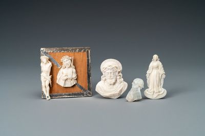 Drie ivoren Christussen, een Madonna en een parelmoeren profielbuste, 18/19e eeuw