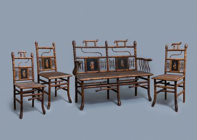 Drie 'Japonisme' stoelen en een bank in bamboe, wellicht Daï Nippon, Parijs, eind 19e eeuw