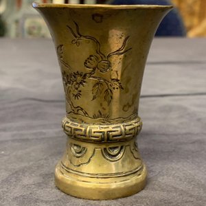 Drie kleine Chinese bronzen vazen, Song en Qing — foto 16