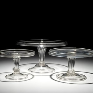 Drie oplopende Engelse glazen tazza op hoge voet, 19e eeuw — foto 4