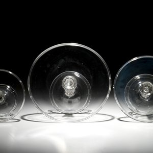 Drie oplopende Engelse glazen tazza op hoge voet, 19e eeuw — foto 6