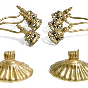 Drie paar bronzen en koperen wandapplieken, 18e eeuw — foto 8