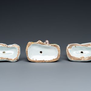 Drie polychrome en koud beschilderde Delftse miniaturen met een bokkenrijder en twee koeien, 18e eeuw — foto 7