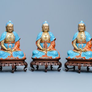 Drie polychrome en vergulde figuren van Bodhisattva, Qianlong/Jiaqing — foto 1