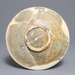 Drie polychrome Nederlandse majolica borden en een vroeg Delfts bord met bijbels decor, 17e eeuw — foto 3