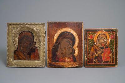 Drie Russchische iconen met 'Moeder Gods' of 'Theotokos', 19e eeuw